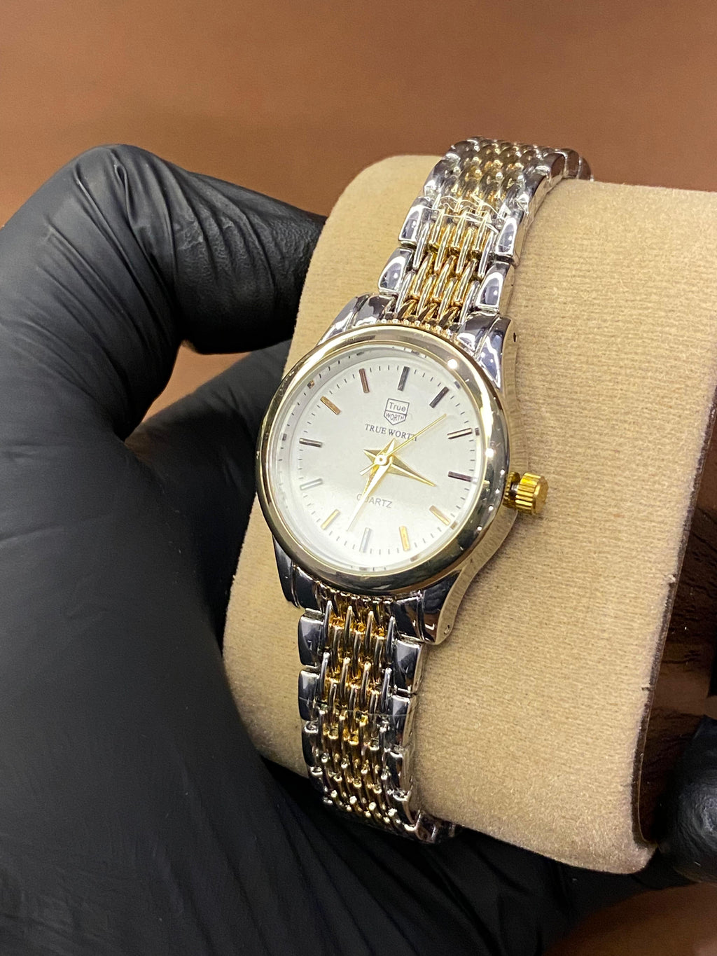 TRUE WORTH ROUND DIAL